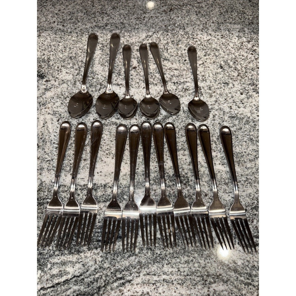 17PC‎ Hampton Forge Stainless 025 Silverware Flatware